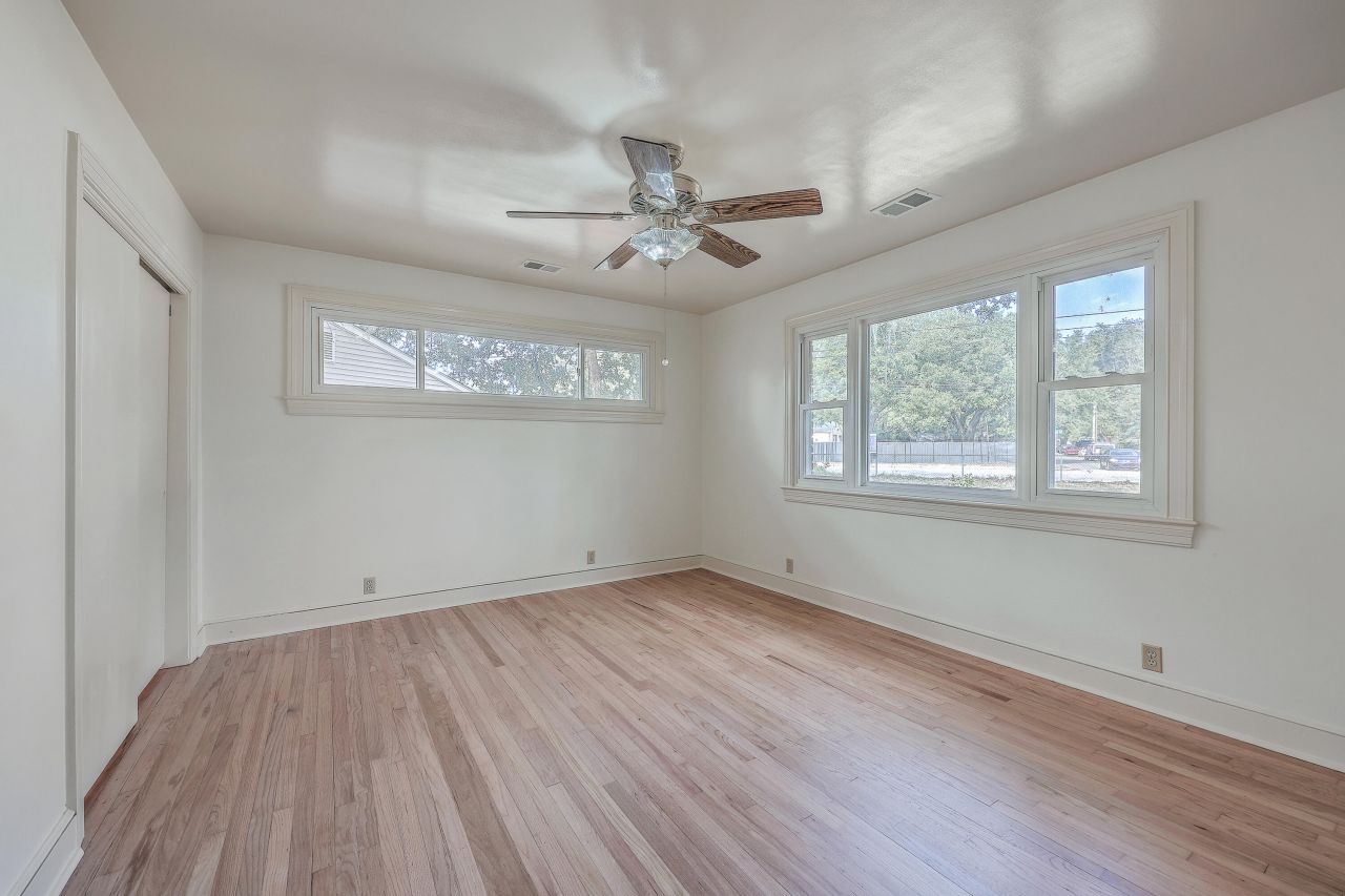 1251 Remount Road Photo 16