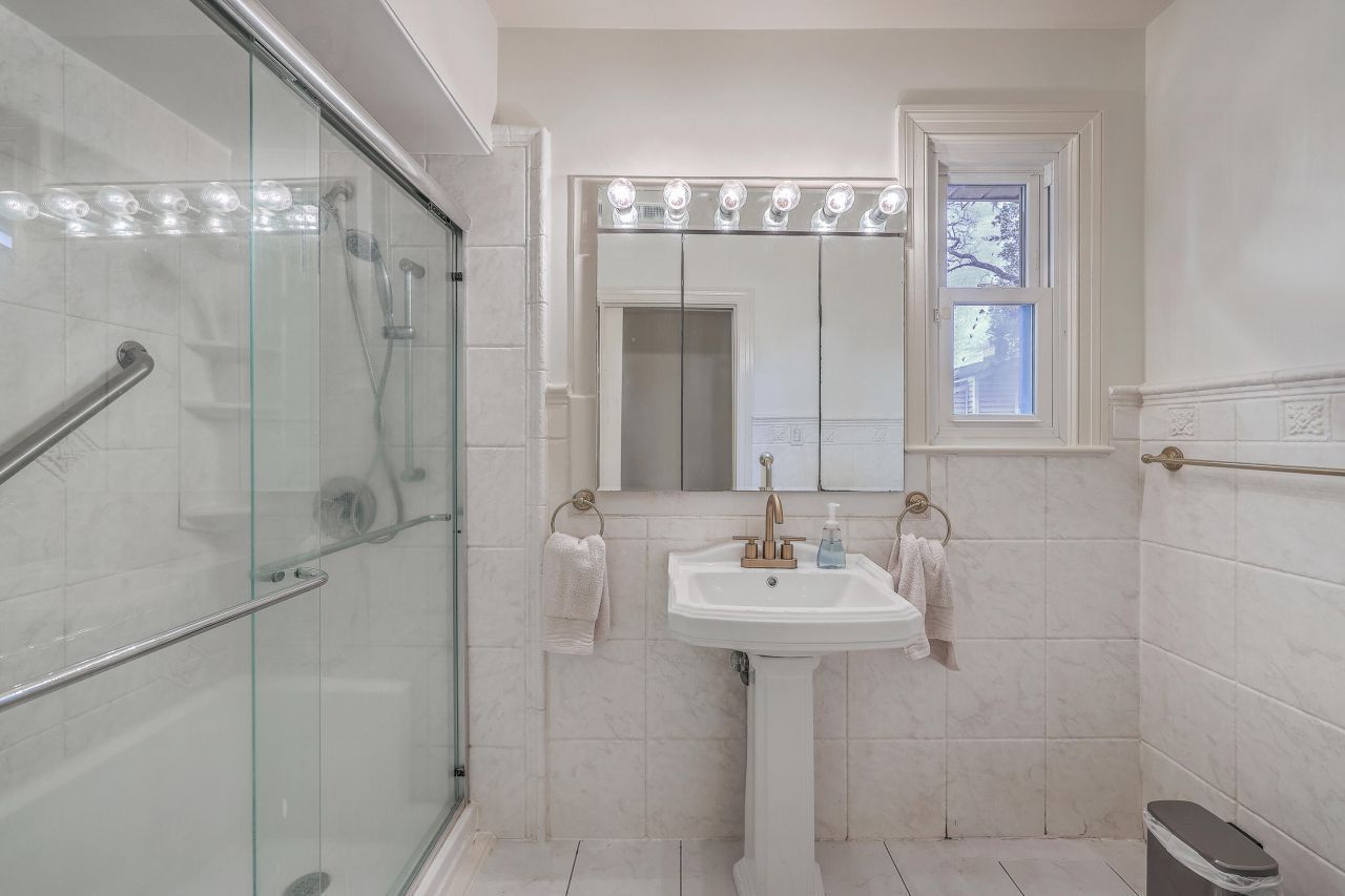 1251 Remount Road Photo 24