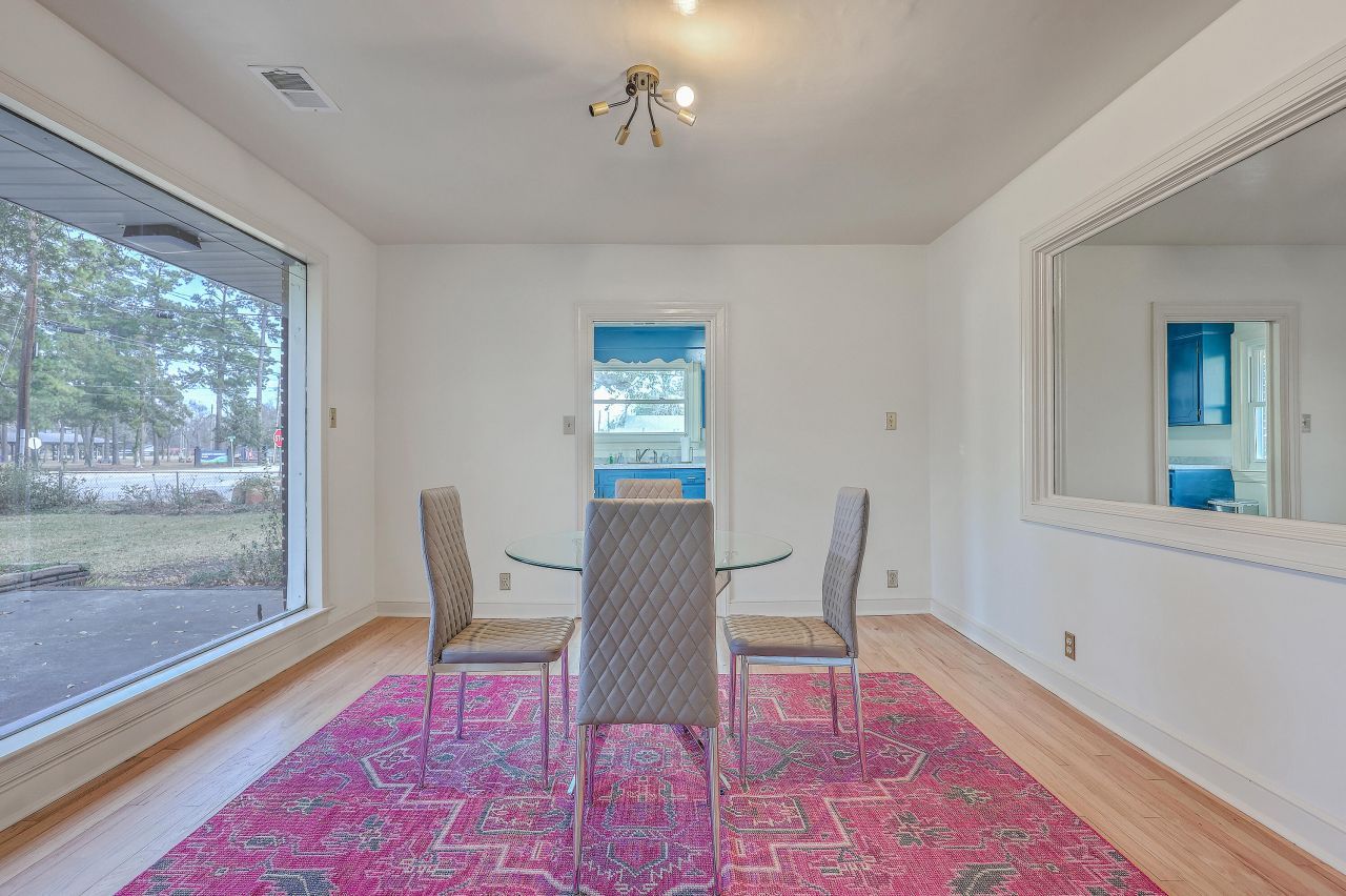 1251 Remount Road Photo 5