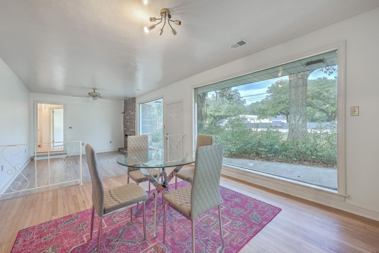 1251 Remount Road Photo 6