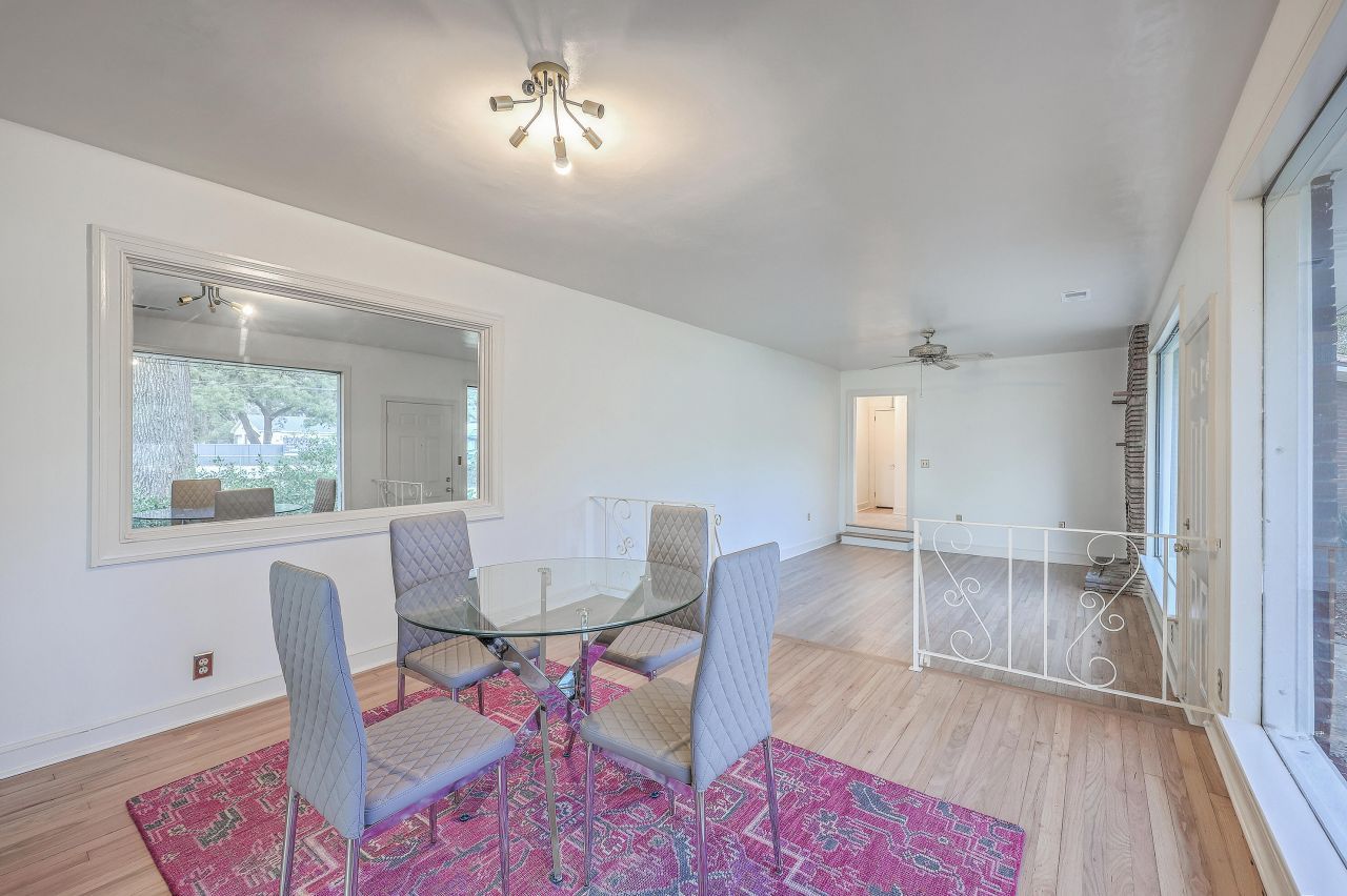 1251 Remount Road Photo 7