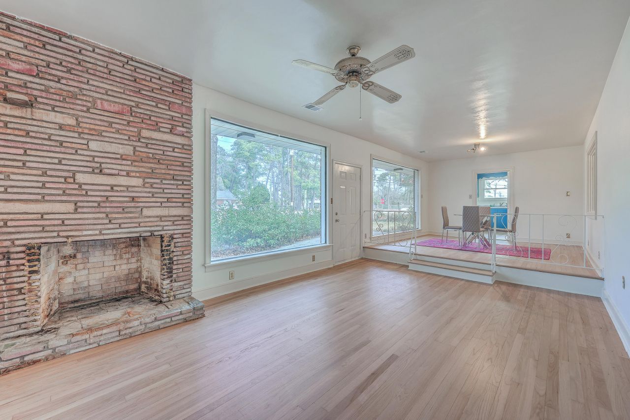 1251 Remount Road Photo 9