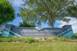 1750 Signal Point Road photo 4