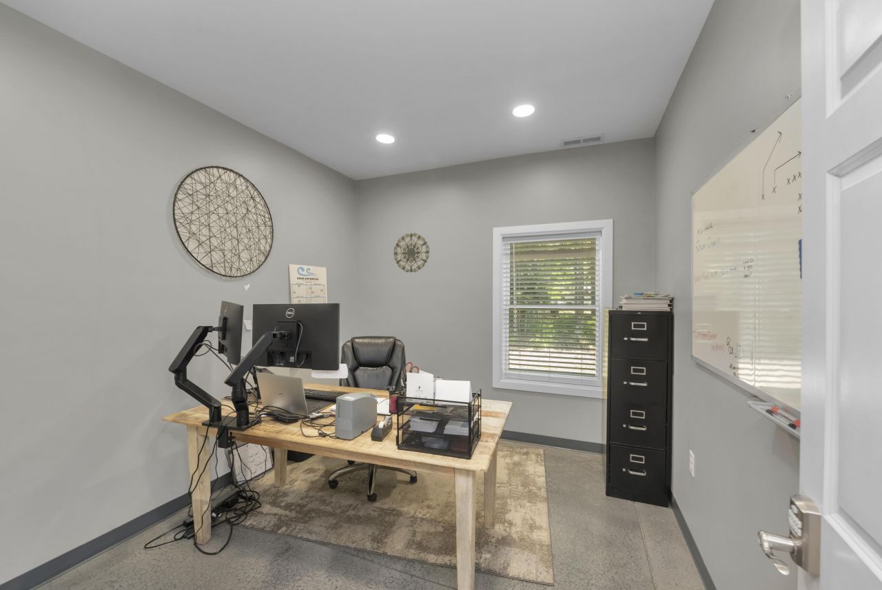 1810 Paulette Drive Photo 4