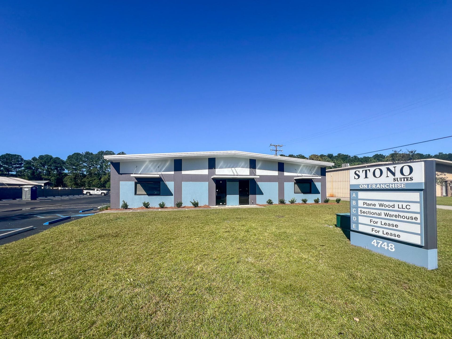 4748 Franchise Street Photo 11