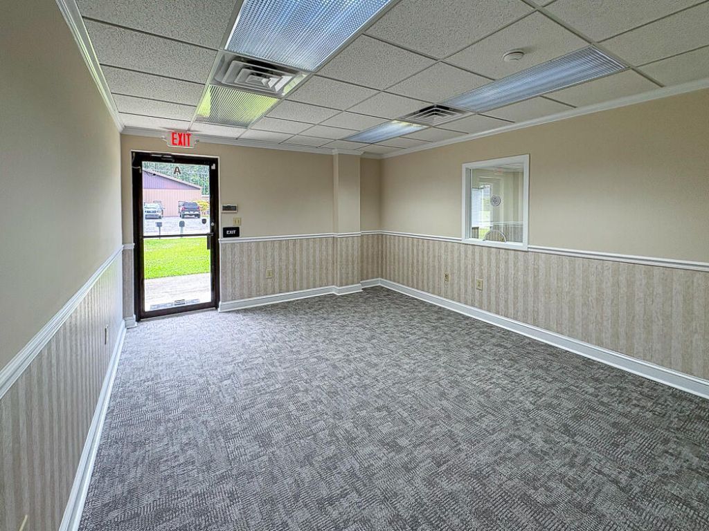 4748 Franchise Street Photo 16