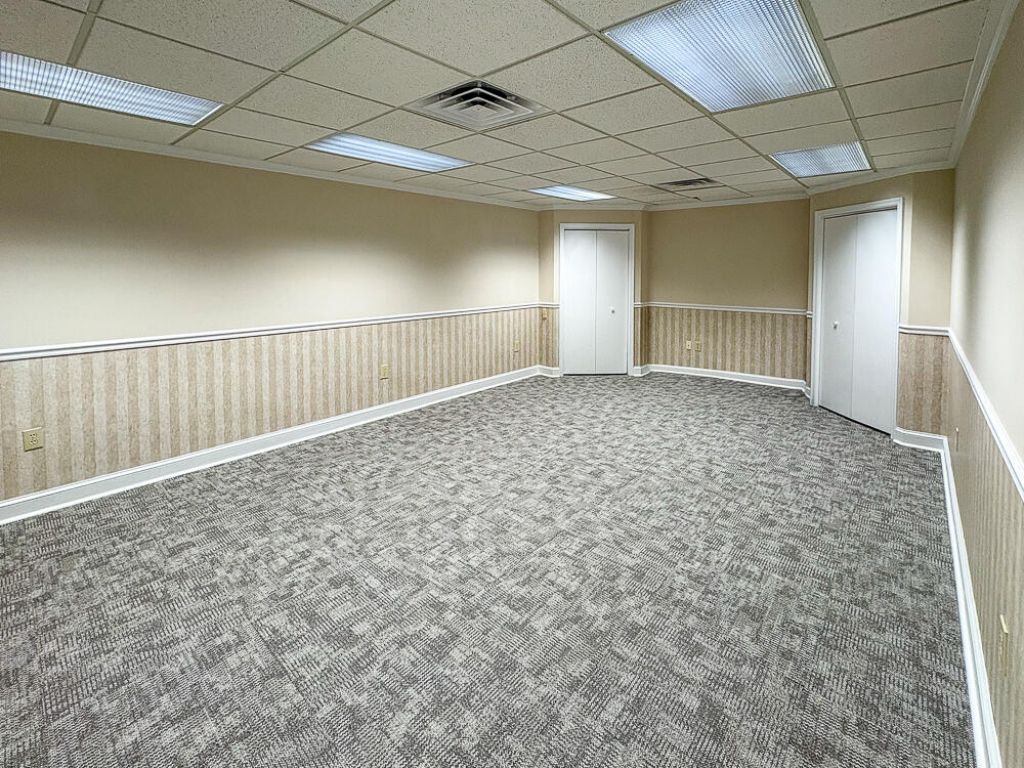 4748 Franchise Street Photo 17