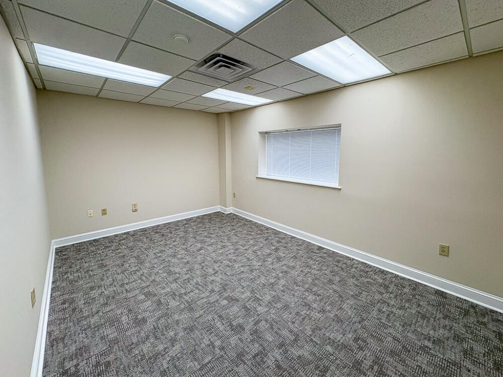 4748 Franchise Street Photo 18