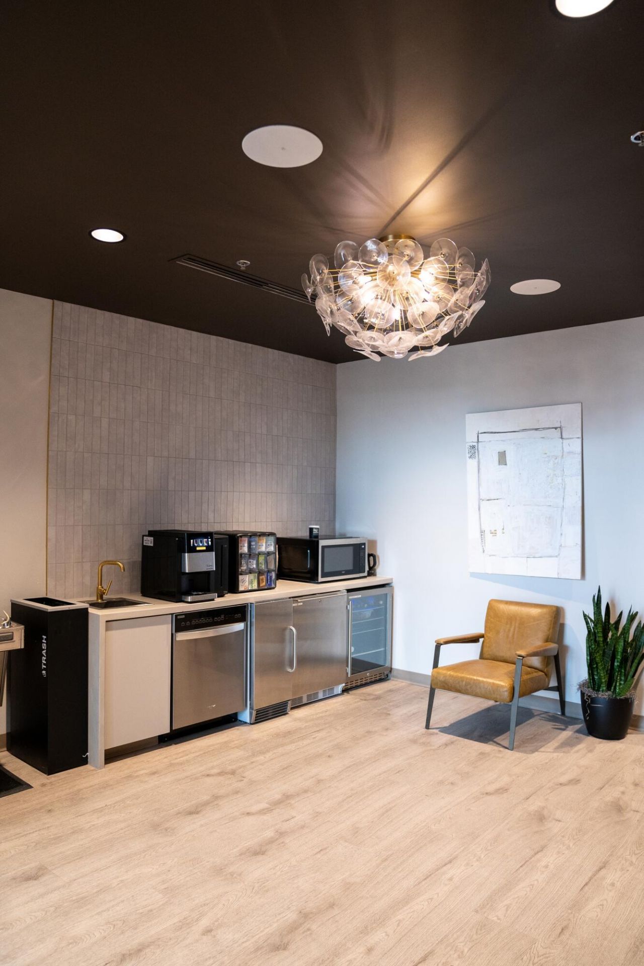 320 Broad Street Photo 4