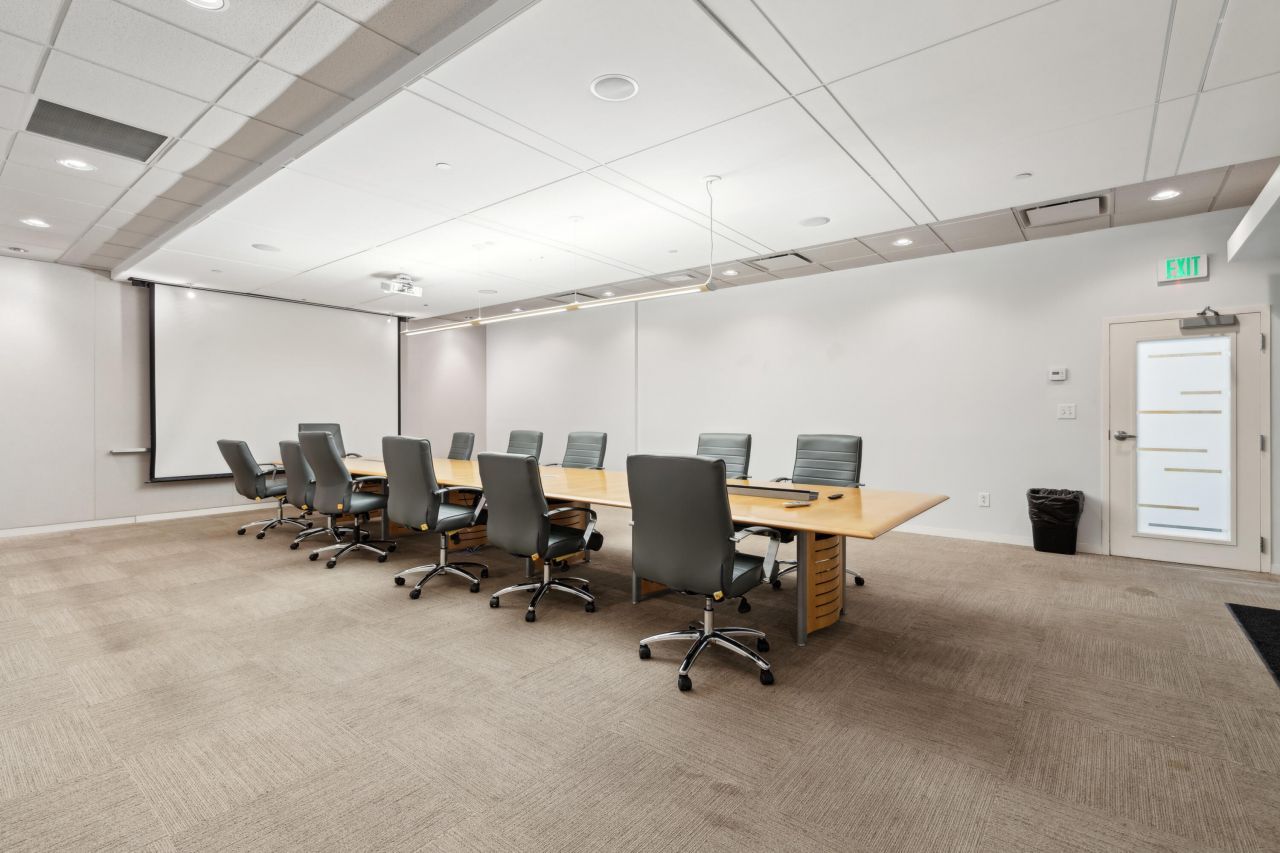 4500 West Leeds Avenue Photo 15