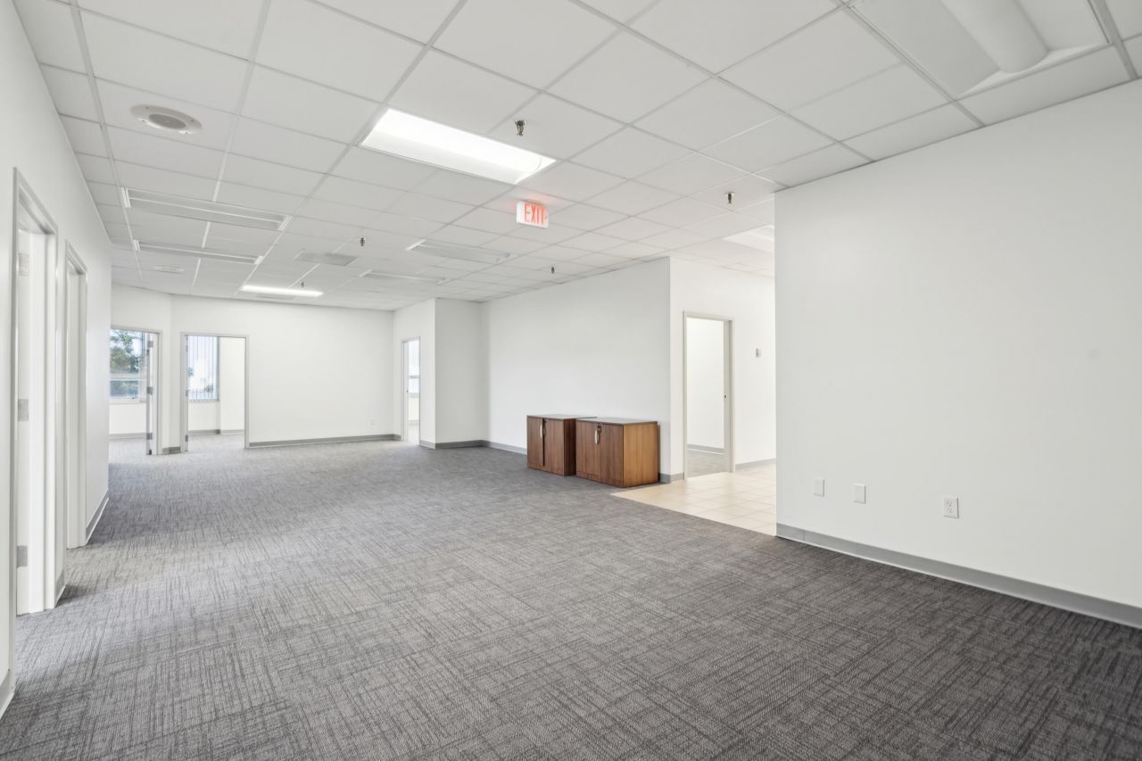 4500 West Leeds Avenue Photo 18