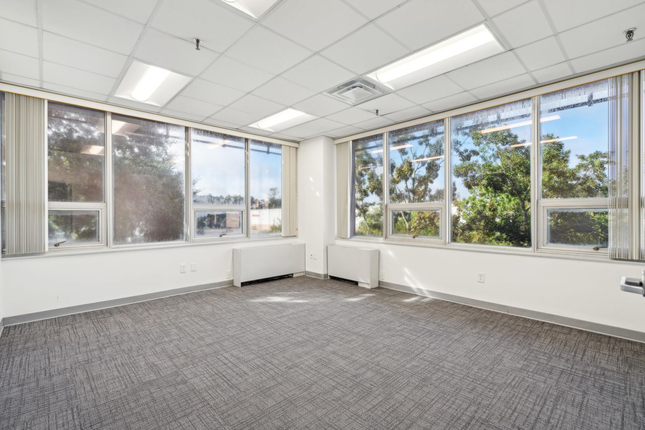 4500 West Leeds Avenue Photo 19