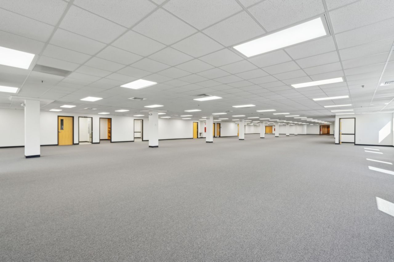 4500 East Leeds Avenue Photo 8