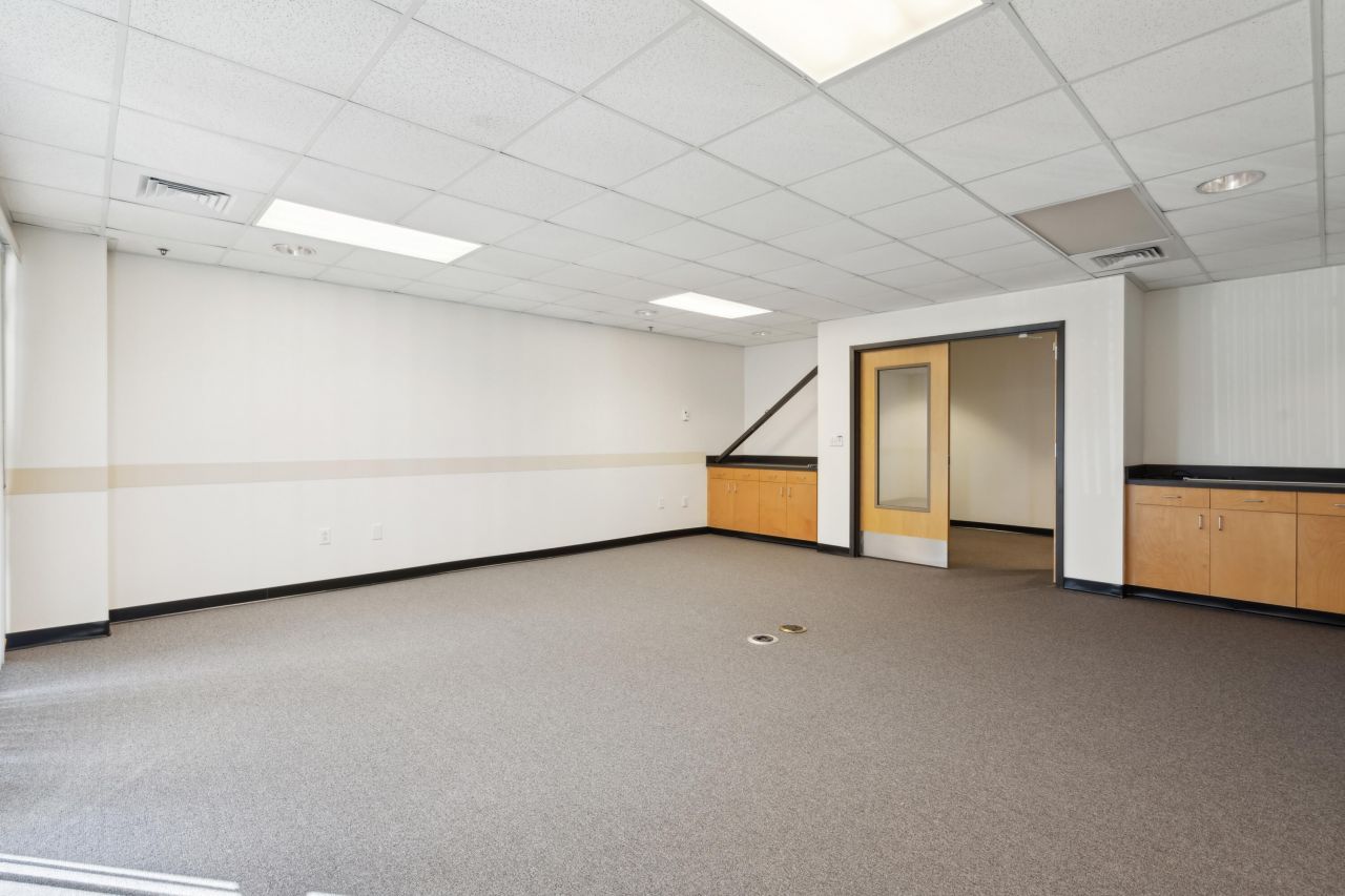 4500 East Leeds Avenue Photo 9