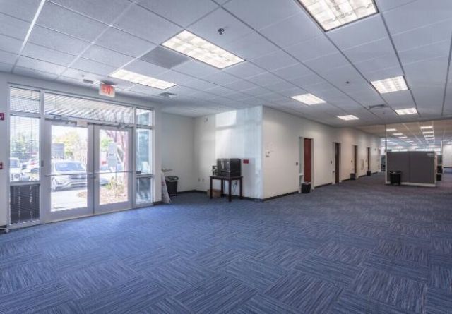 2431 W Aviation Avenue Photo 4