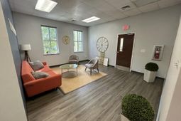 550 Long Point Road photo 4