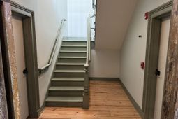 579 King Street photo 4