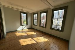 579 King Street photo 4