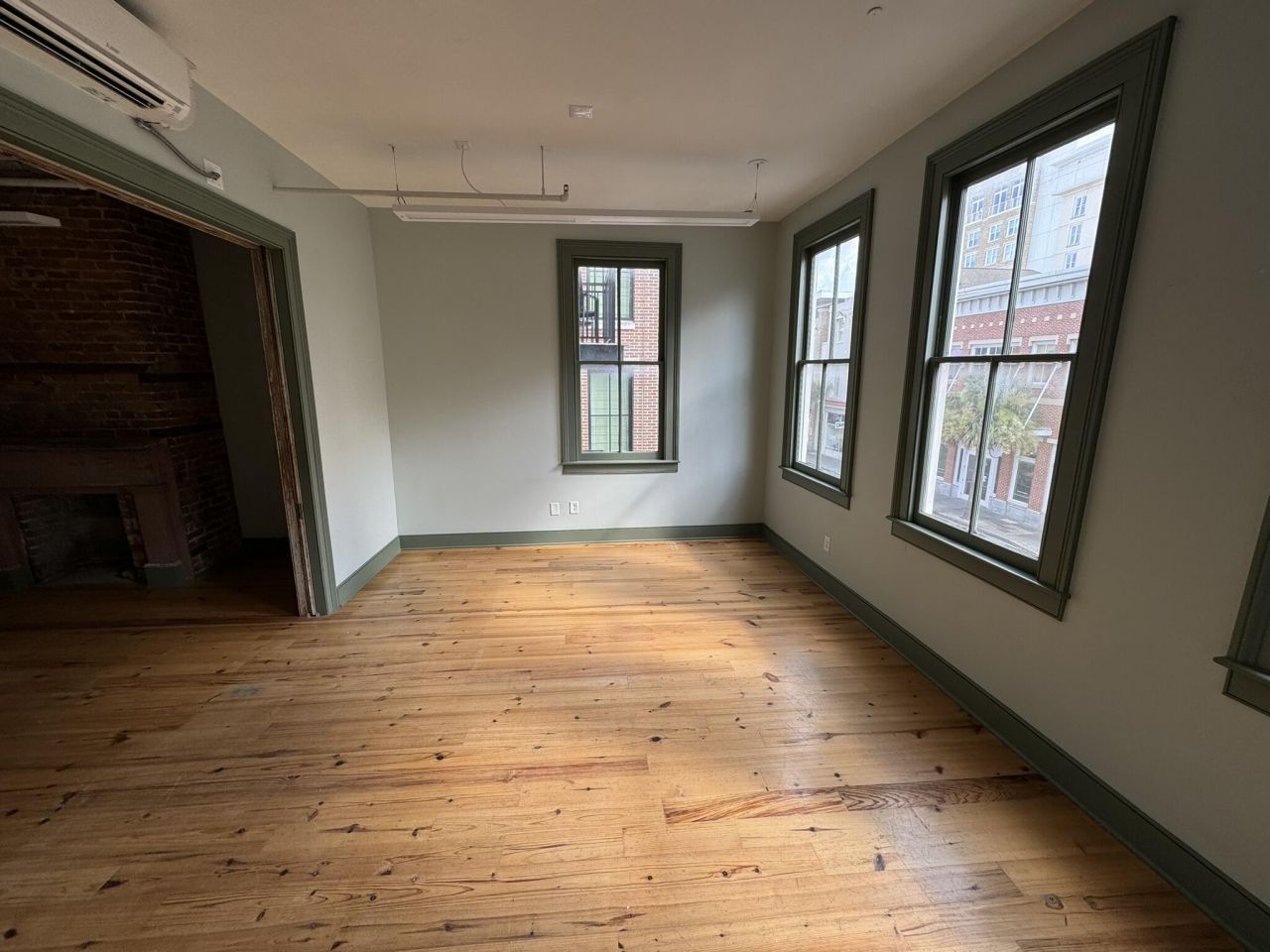 579 King Street Photo 9