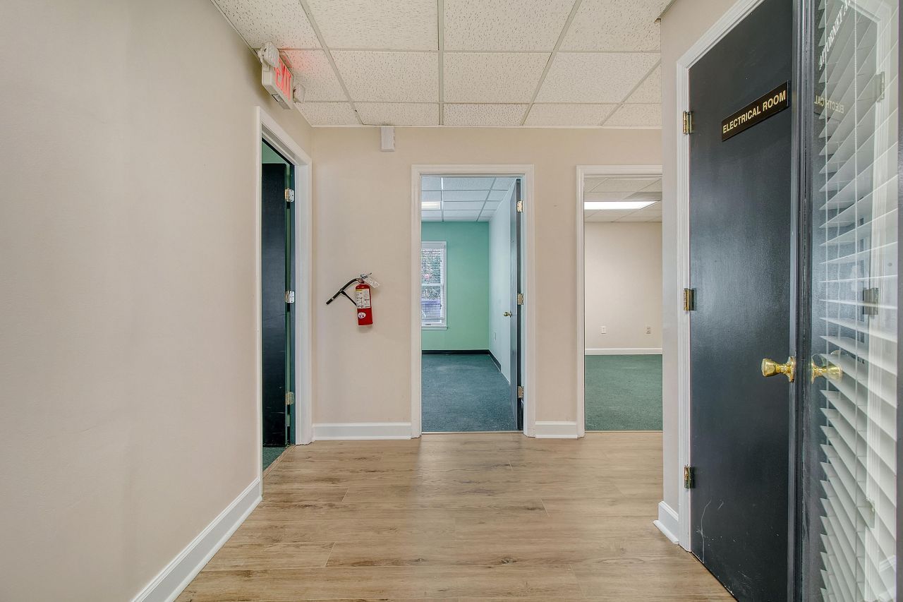 1 Carriage Lane Photo 13