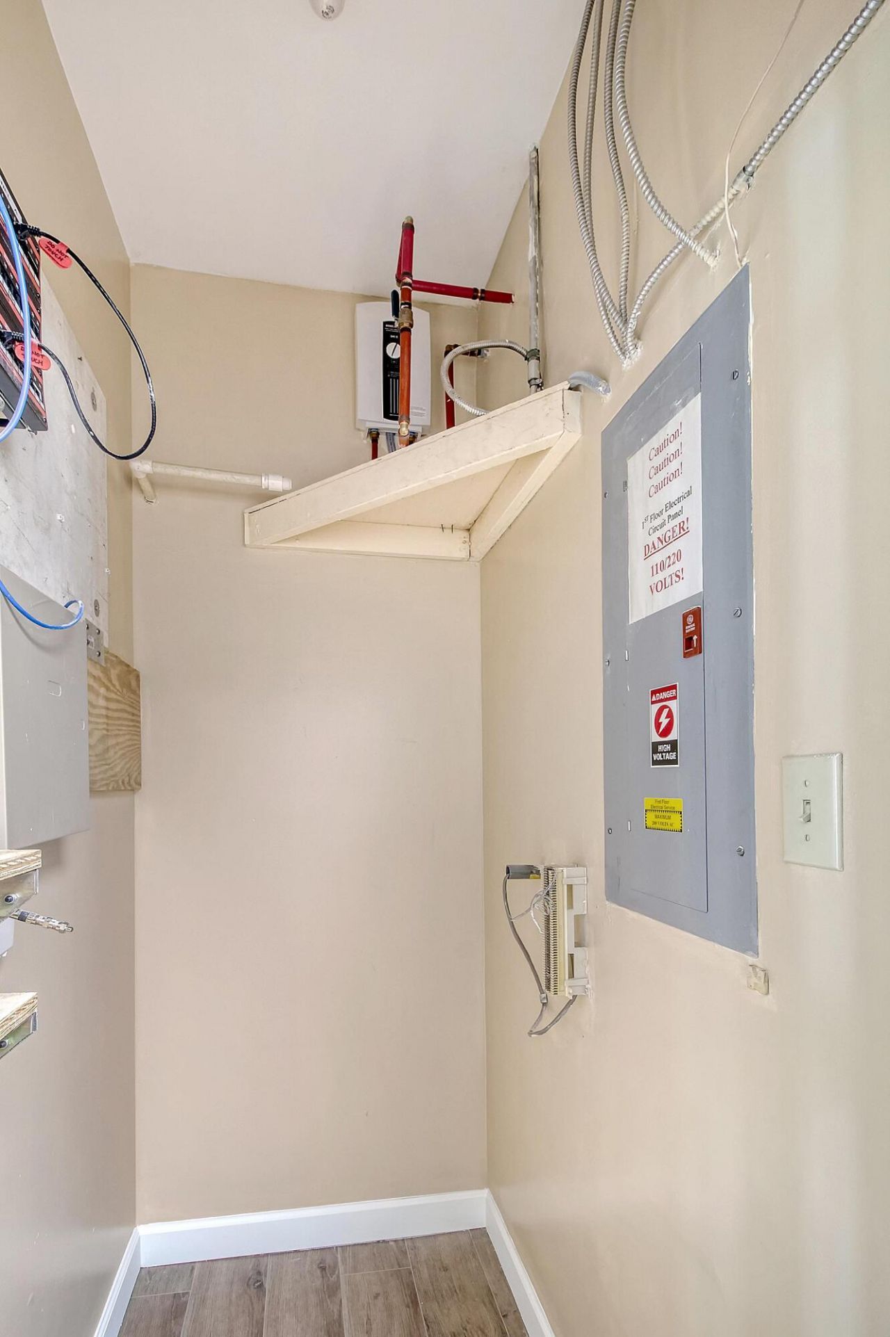 1 Carriage Lane Photo 15