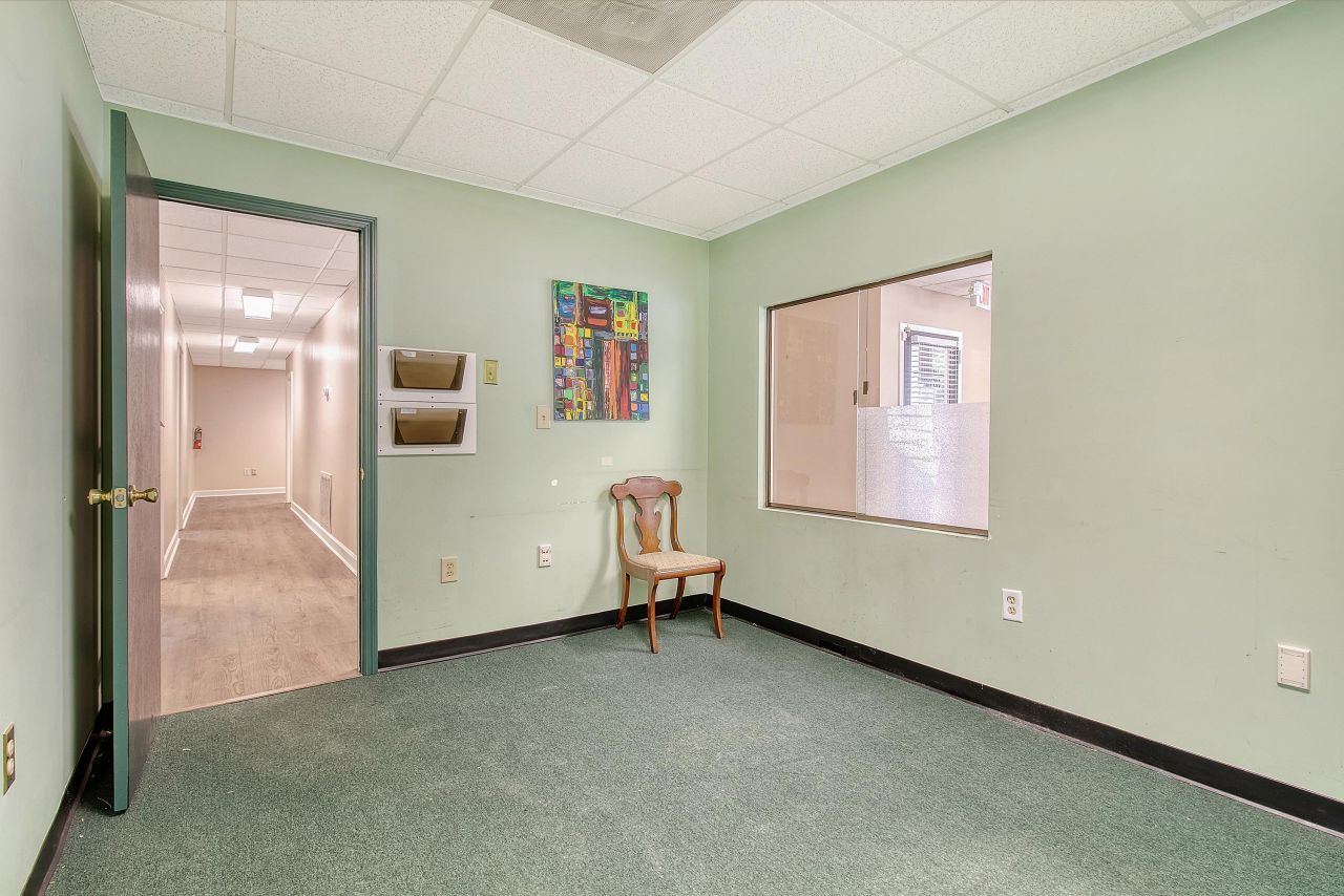 1 Carriage Lane Photo 19