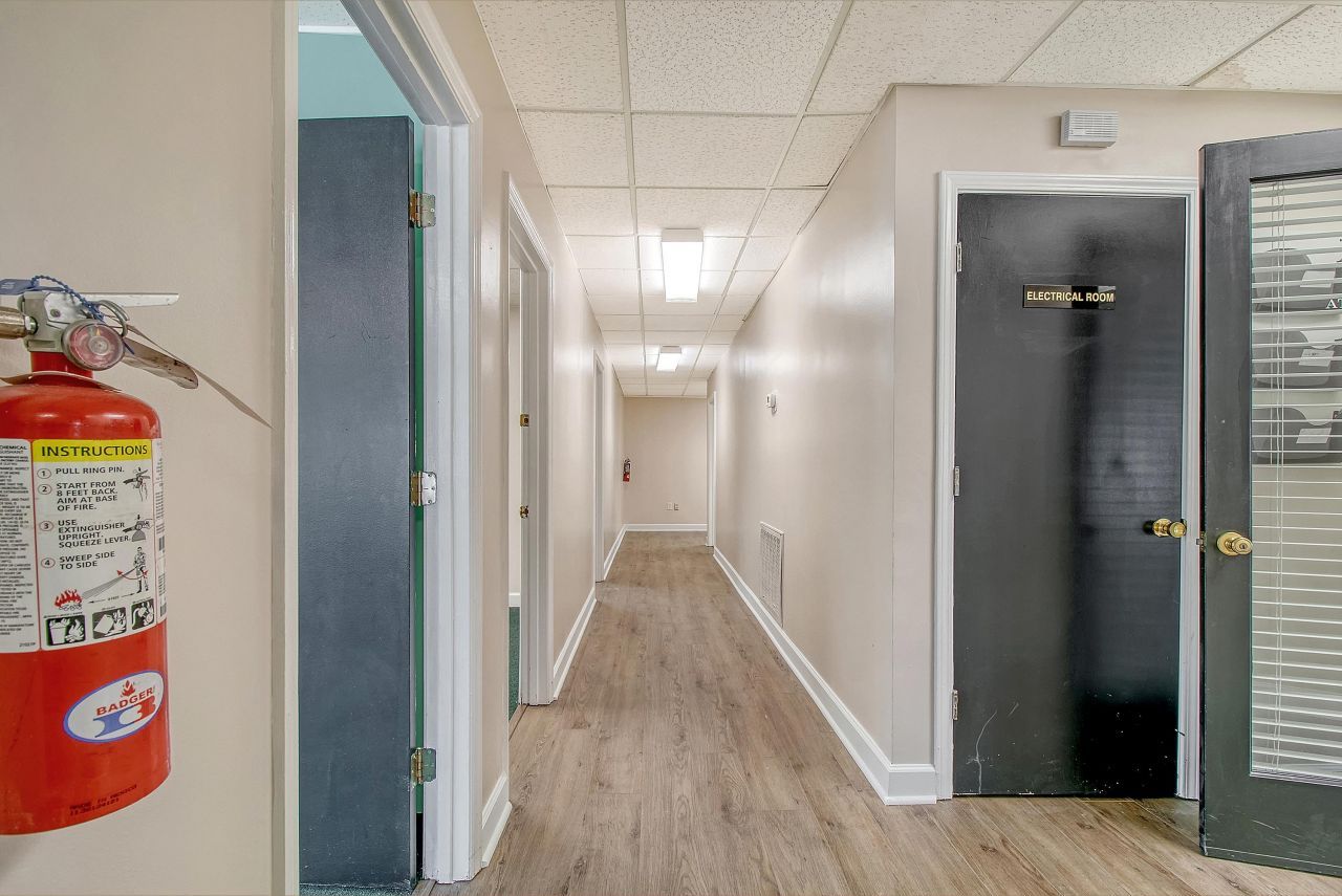 1 Carriage Lane Photo 20