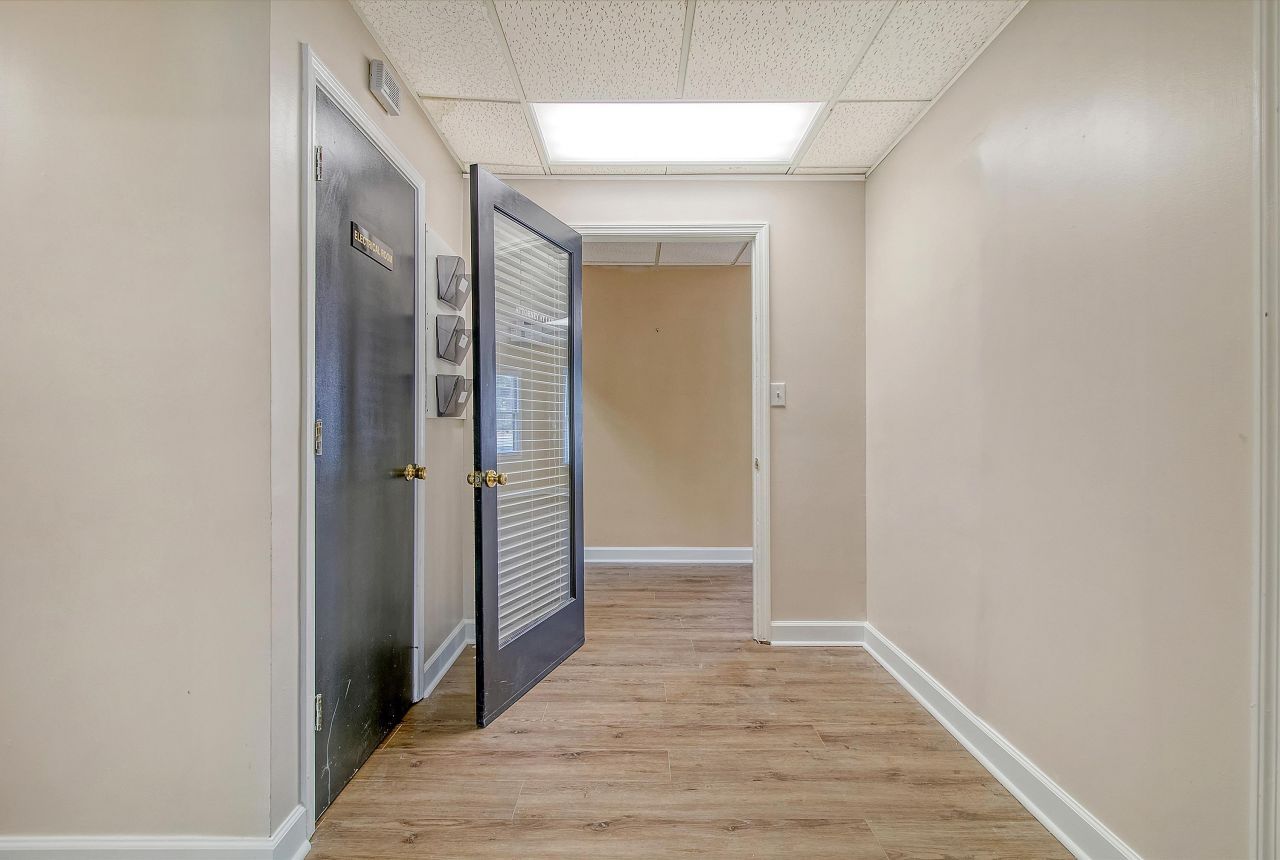 1 Carriage Lane Photo 25