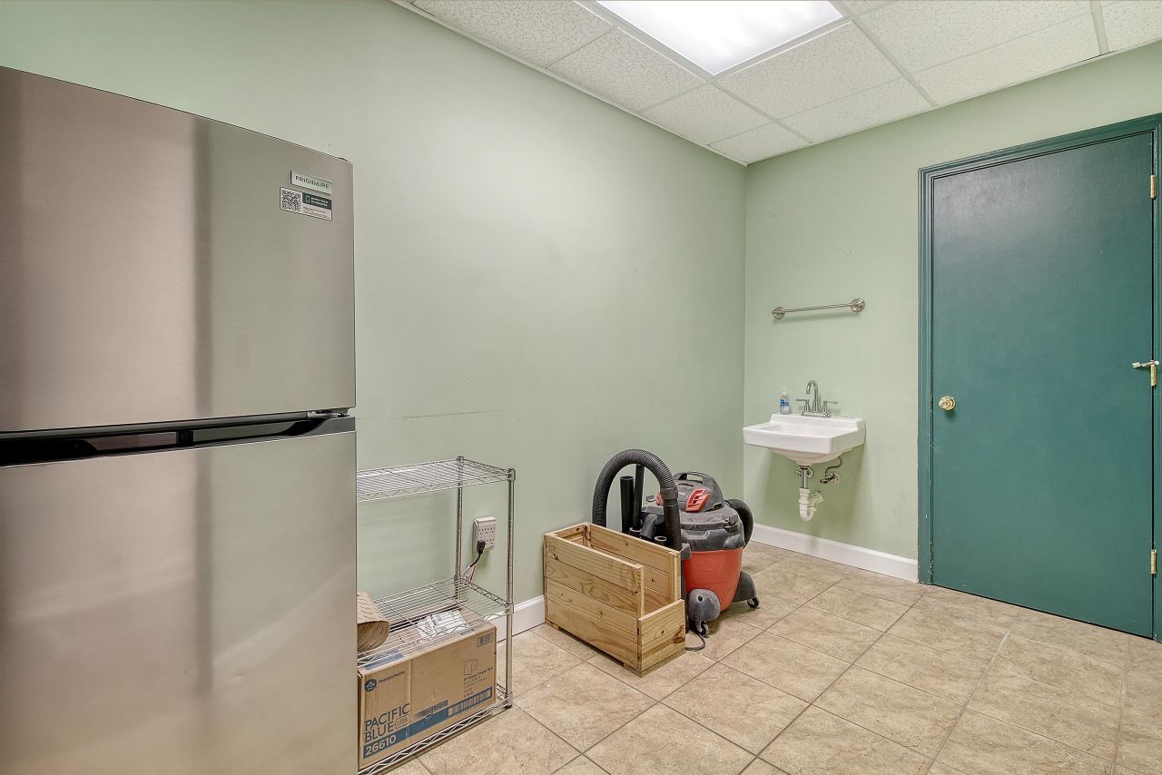 1 Carriage Lane Photo 35