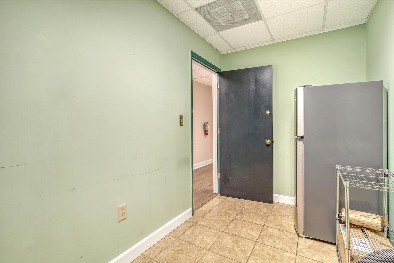 1 Carriage Lane Photo 37