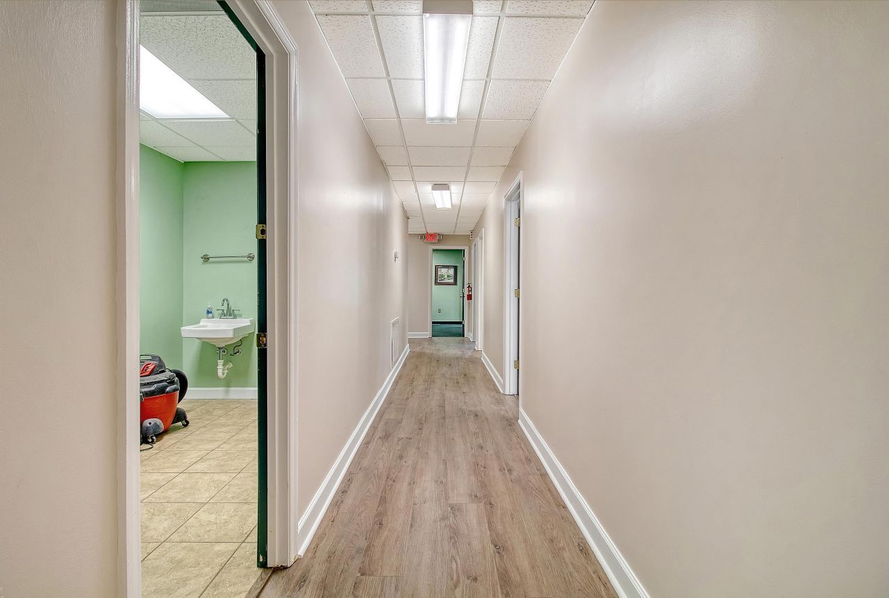 1 Carriage Lane Photo 38