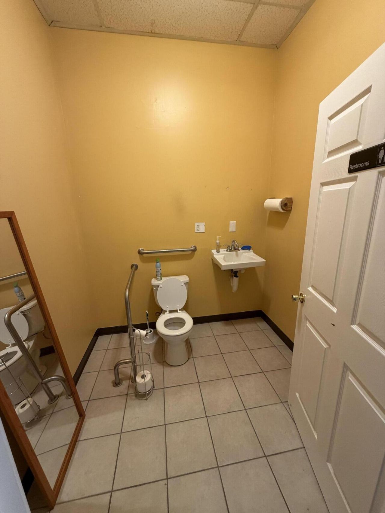 3208 Mill Street Photo 5