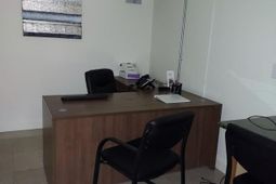 721 Longpoint Road photo 4