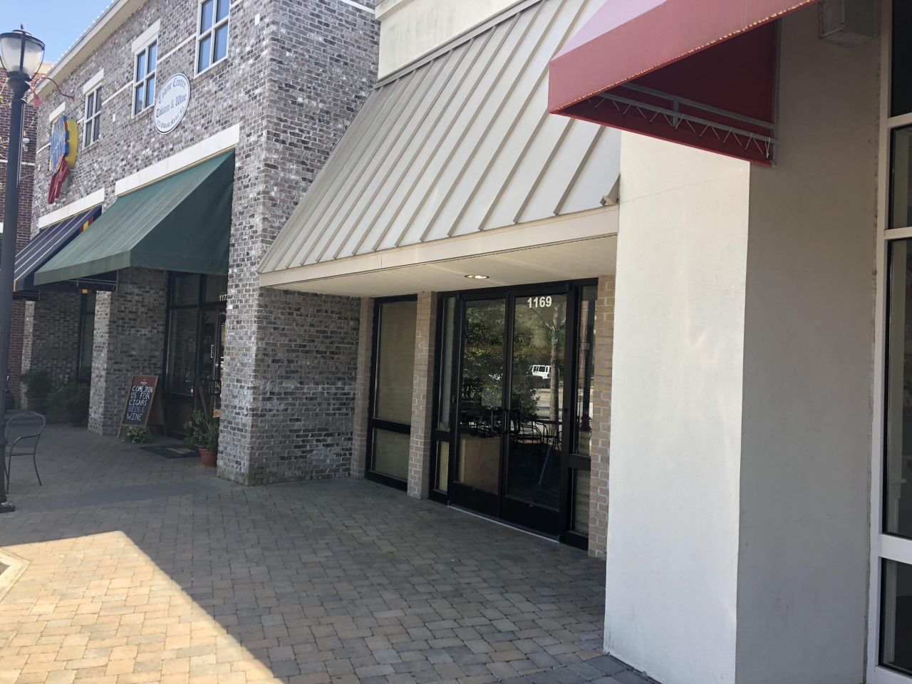 1169 Oakland Market Road Photo 4