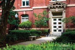 1360 Truxtun Avenue photo 4