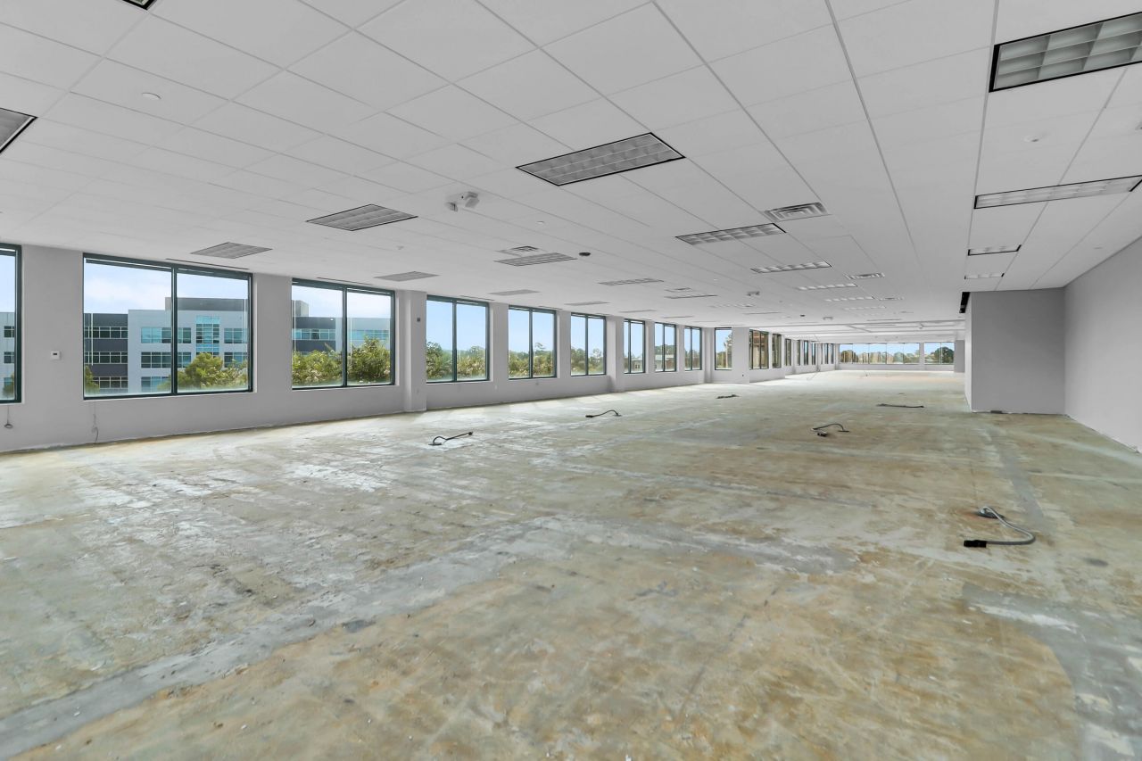 4401 Belle Oaks Drive Photo 12