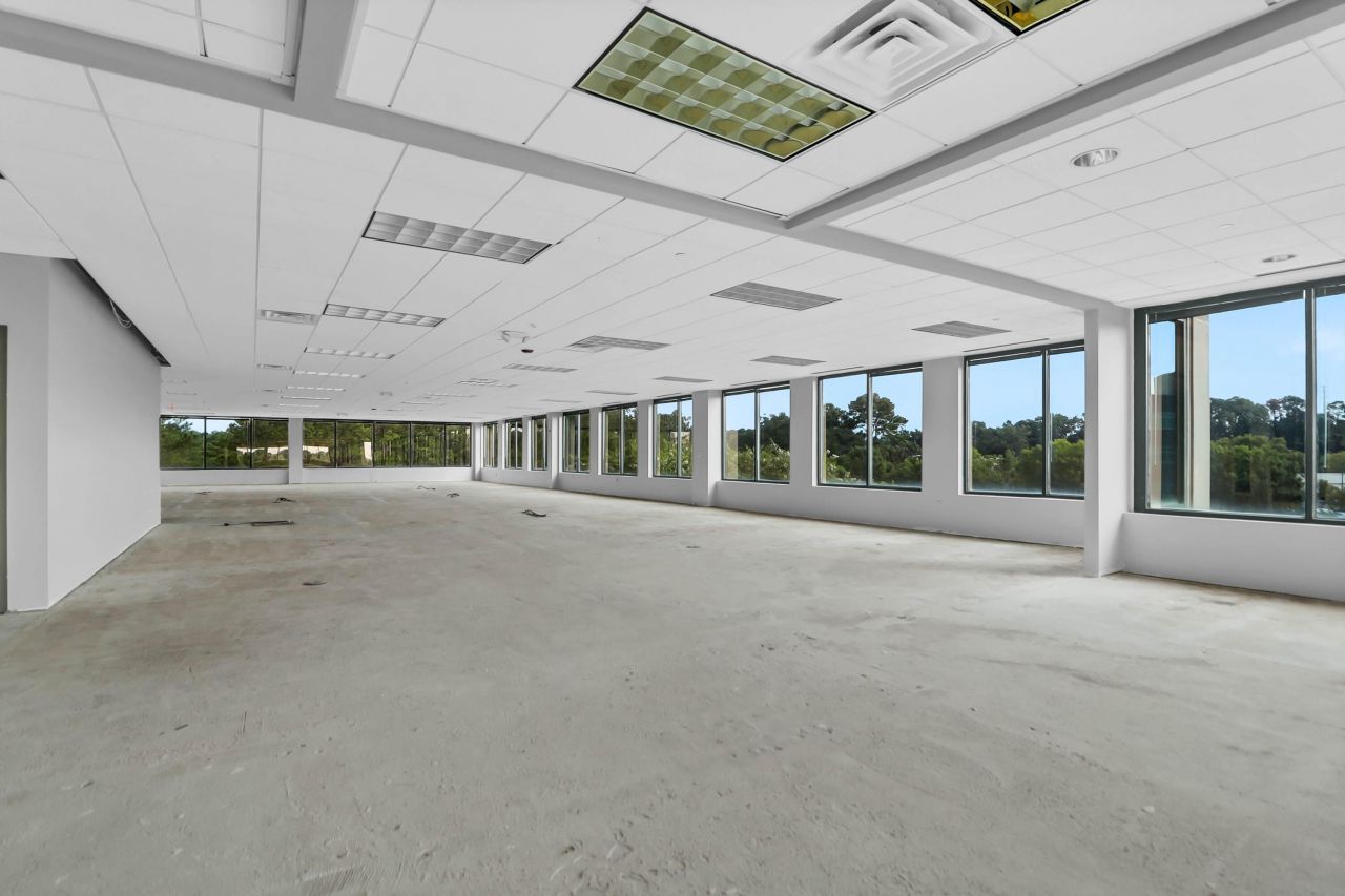 4401 Belle Oaks Drive Photo 13