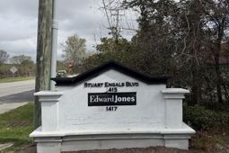 1417 Stuart Engals Boulevard photo 4