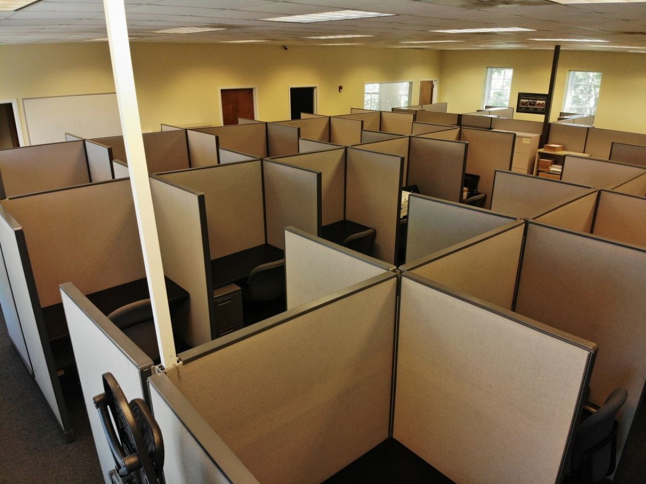 210 Seven Farms Drive Photo 4