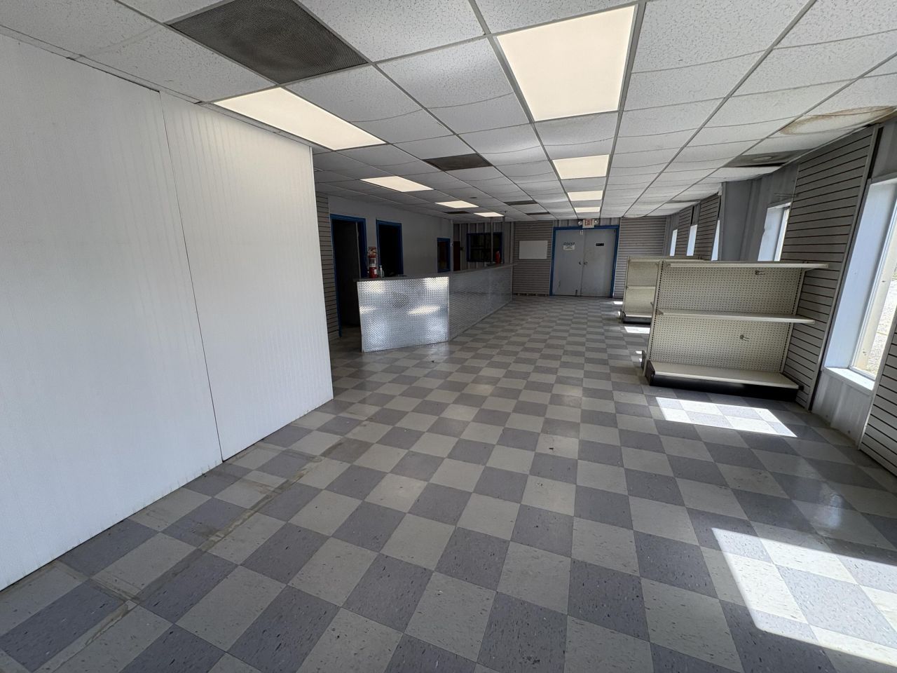 8008 Dorchester Road Photo 10