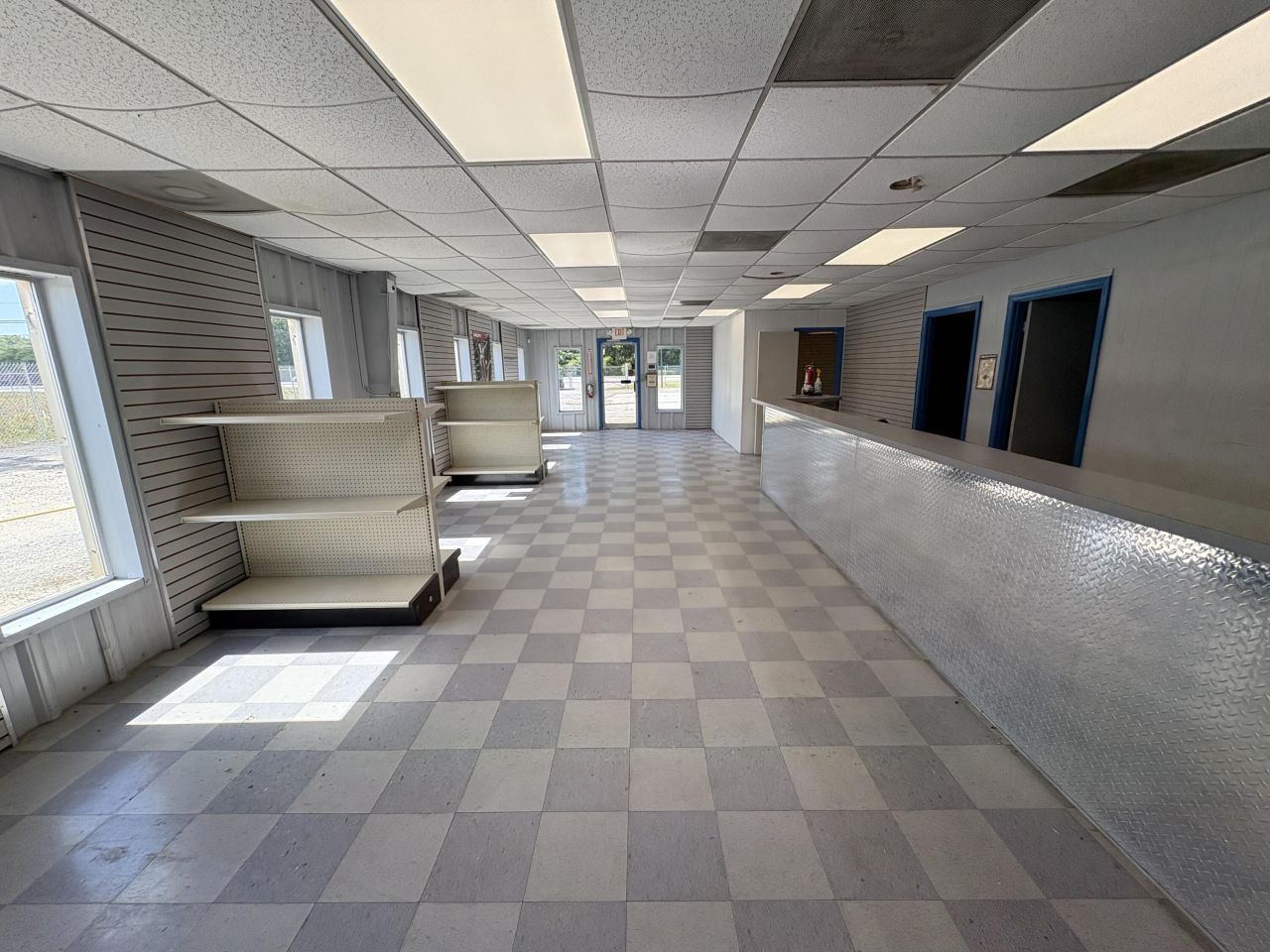 8008 Dorchester Road Photo 9