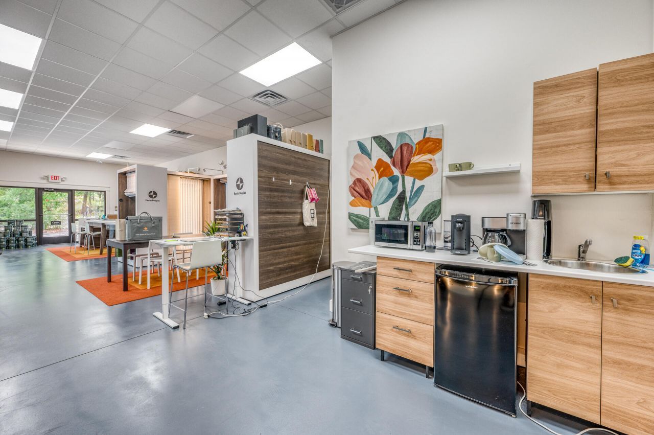 3430 Maybank Highway Photo 9