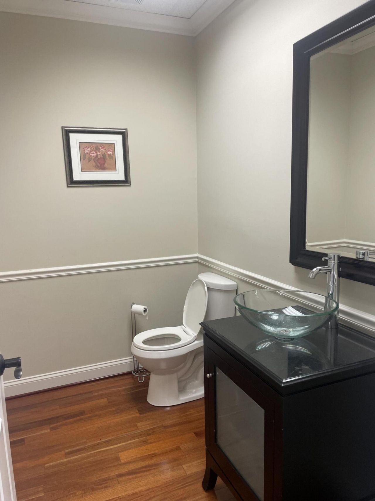 880 Johnnie Dodds Boulevard Photo 5