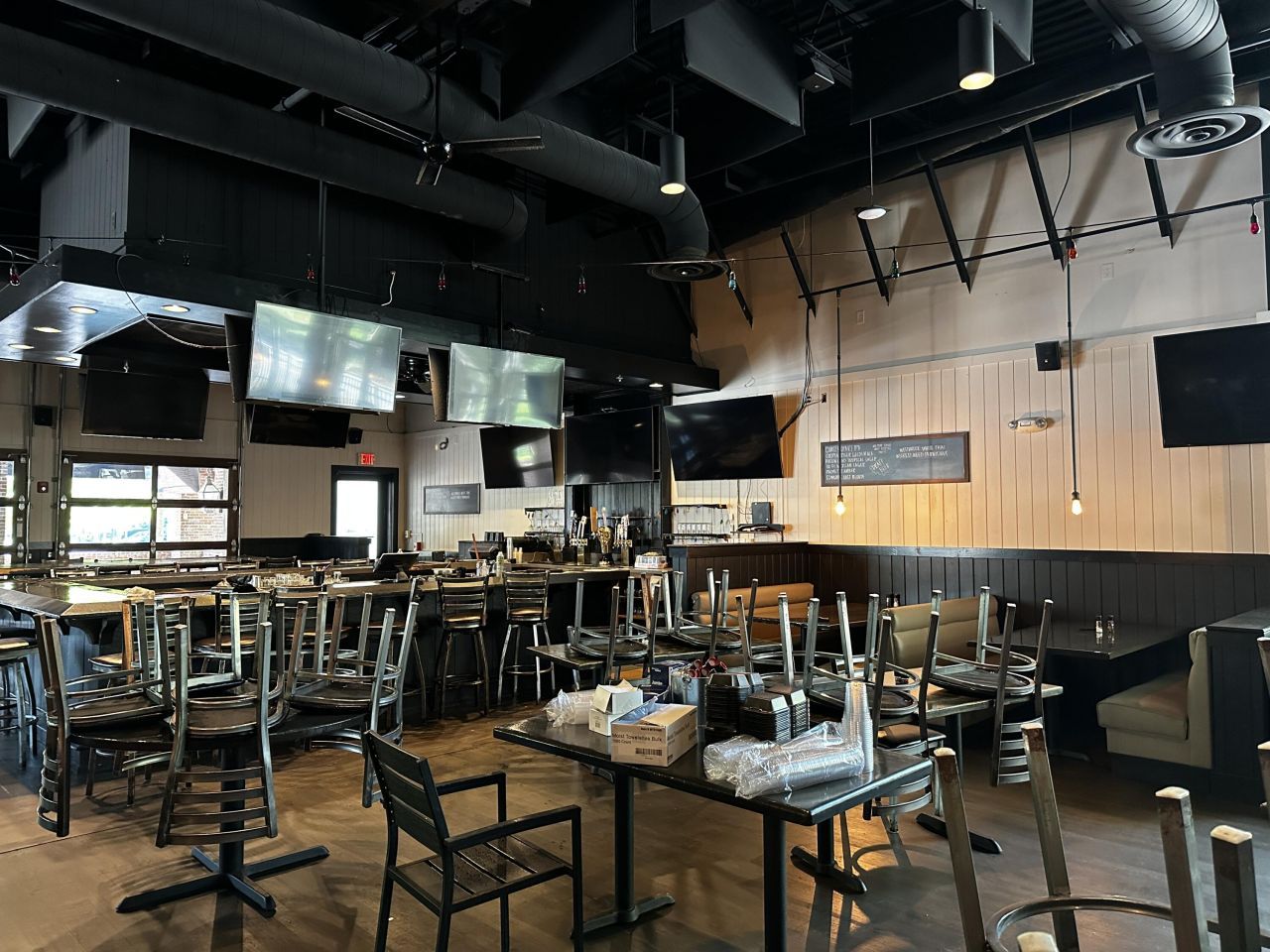 1181 Oakland Market Road Photo 6