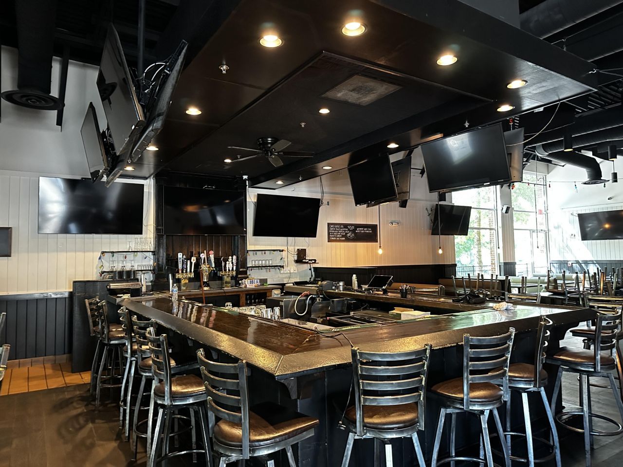 1181 Oakland Market Road Photo 7