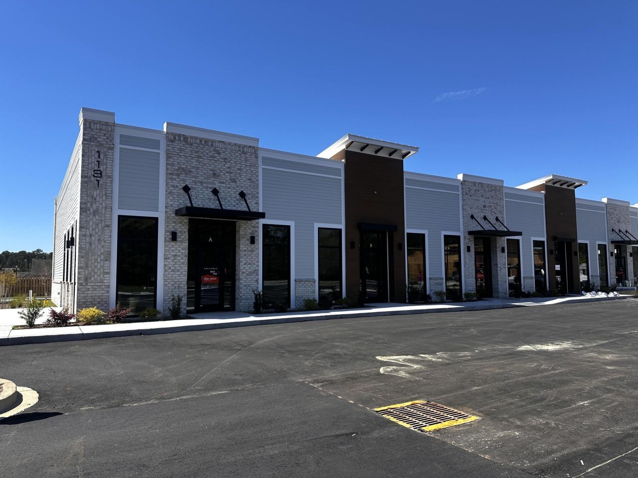 1135 St James Avenue Photo 4