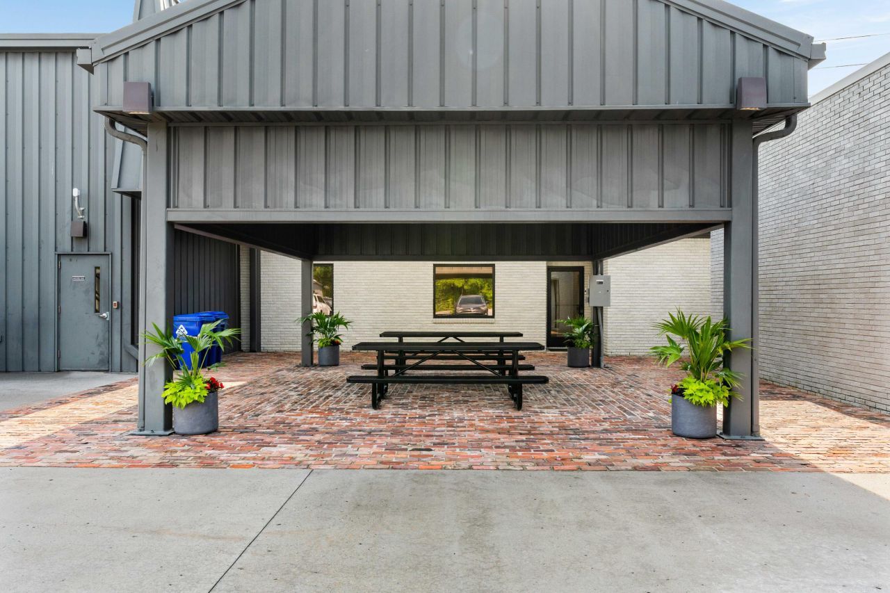 4151 Spruill Avenue Photo 5