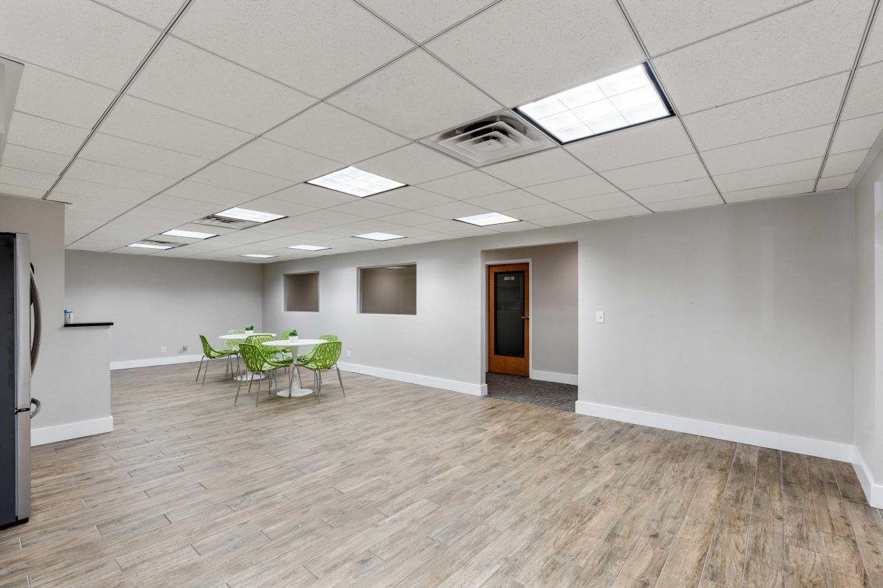 4151 Spruill Avenue Photo 7