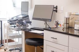 1300 Hospital Drive photo 4