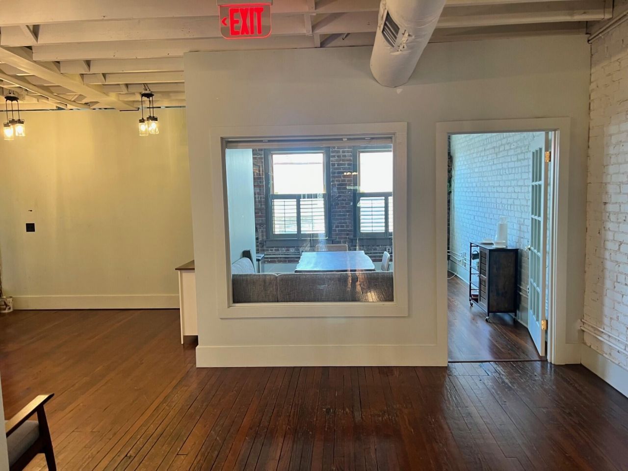 463 King Street Photo 7